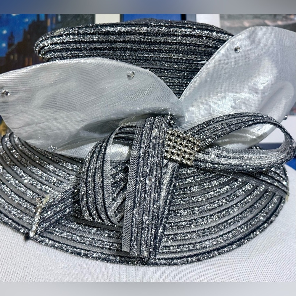 Elegant Women's Silver Hat with Glittering Bow